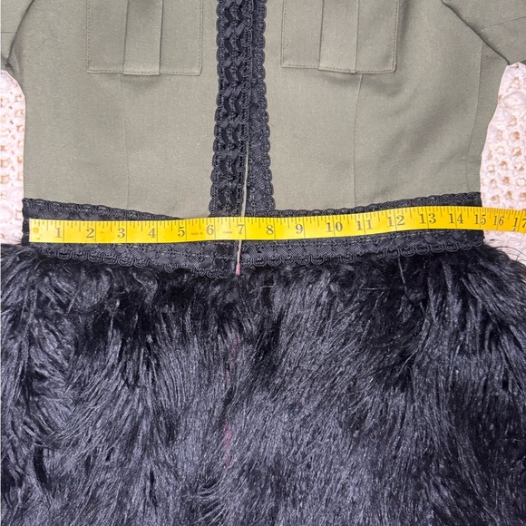 The Extreme collection military Green
Black fur jacket size 38 Unique. - Picture 9 of 17
